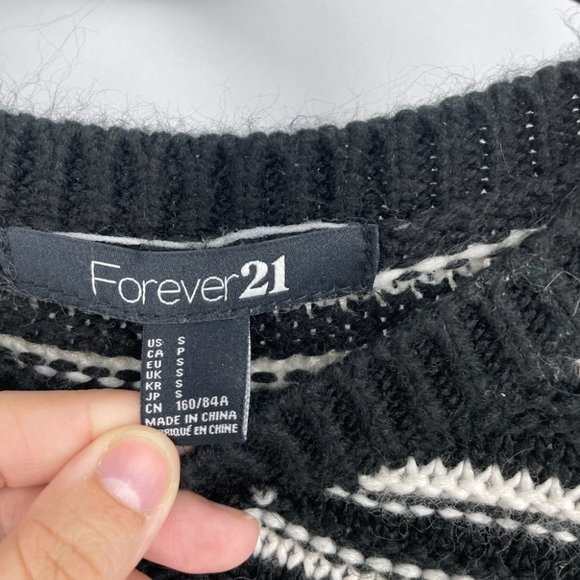 Forever 21 black and white striped knit sweater - Picture 6 of 13